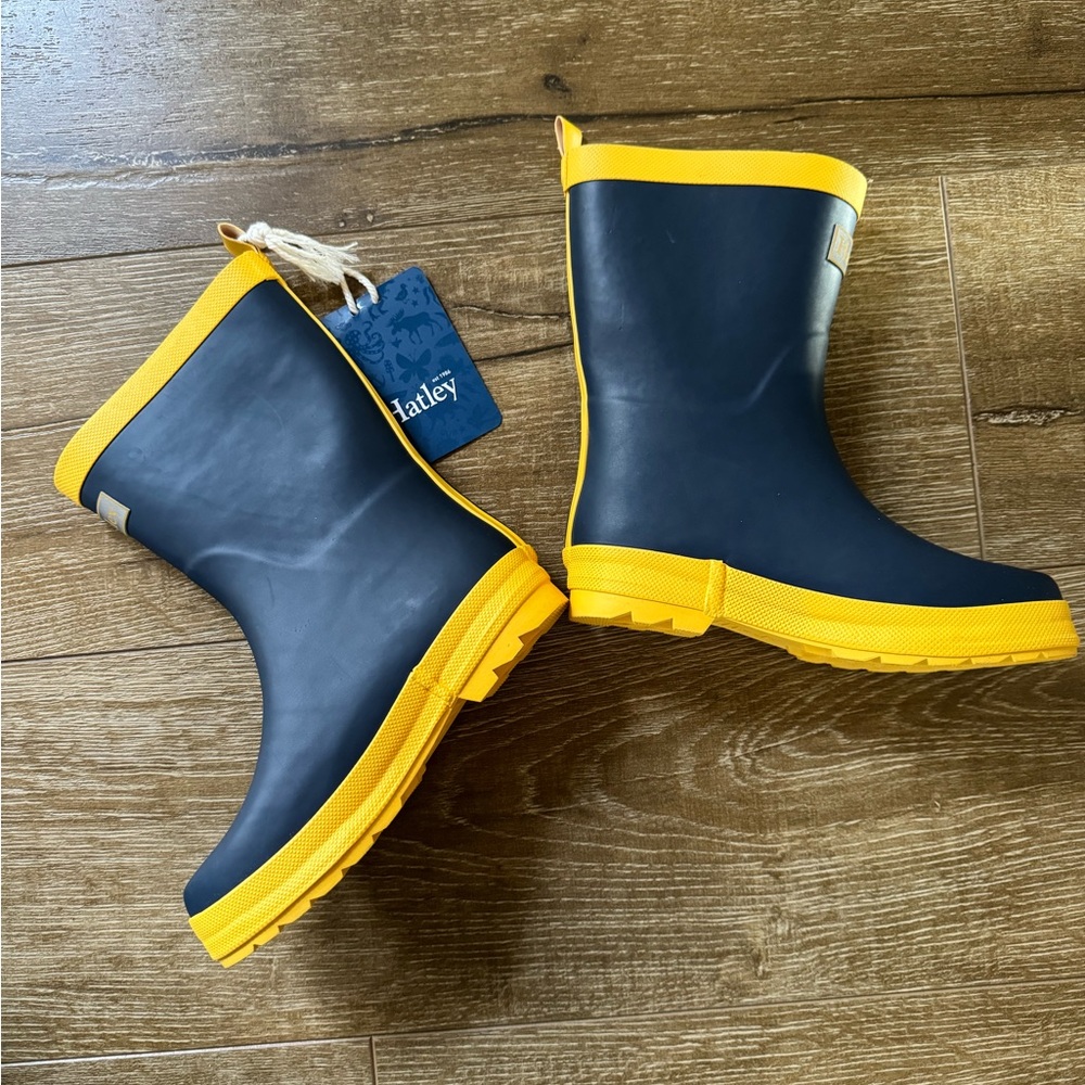 Kids Hately brand new rain boots size 13